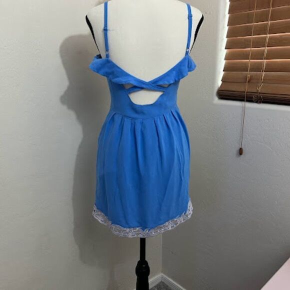 GB sleeveless mini summer dress beautiful blue and mauve crochet. Small item 123 - Picture 4 of 7